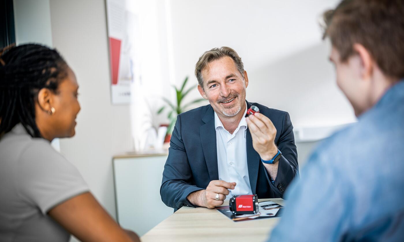 AVT Besprechung A1220427 4C 150dpi